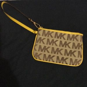 Michael Kors wristlet excellent condition
